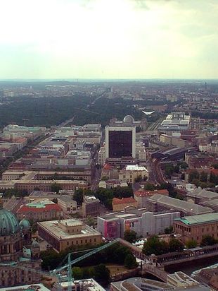Berlin skyline 2 7 2003